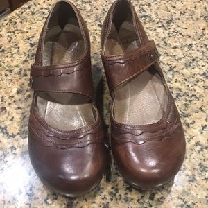 Brown leather Dansko Mary Janes